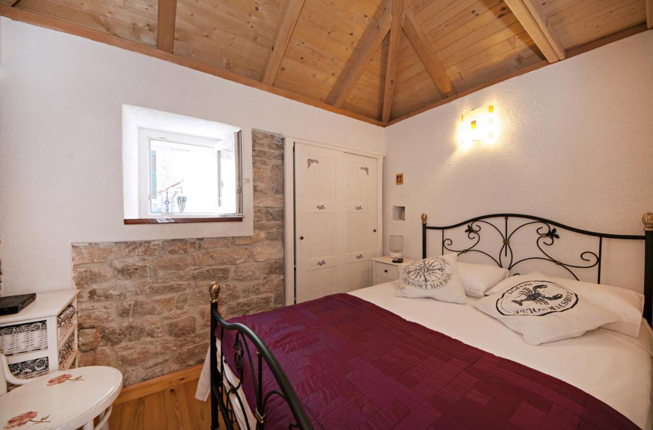 Seaside Holiday House Maslinica, Solta - 13965 Grohote ภายนอก รูปภาพ