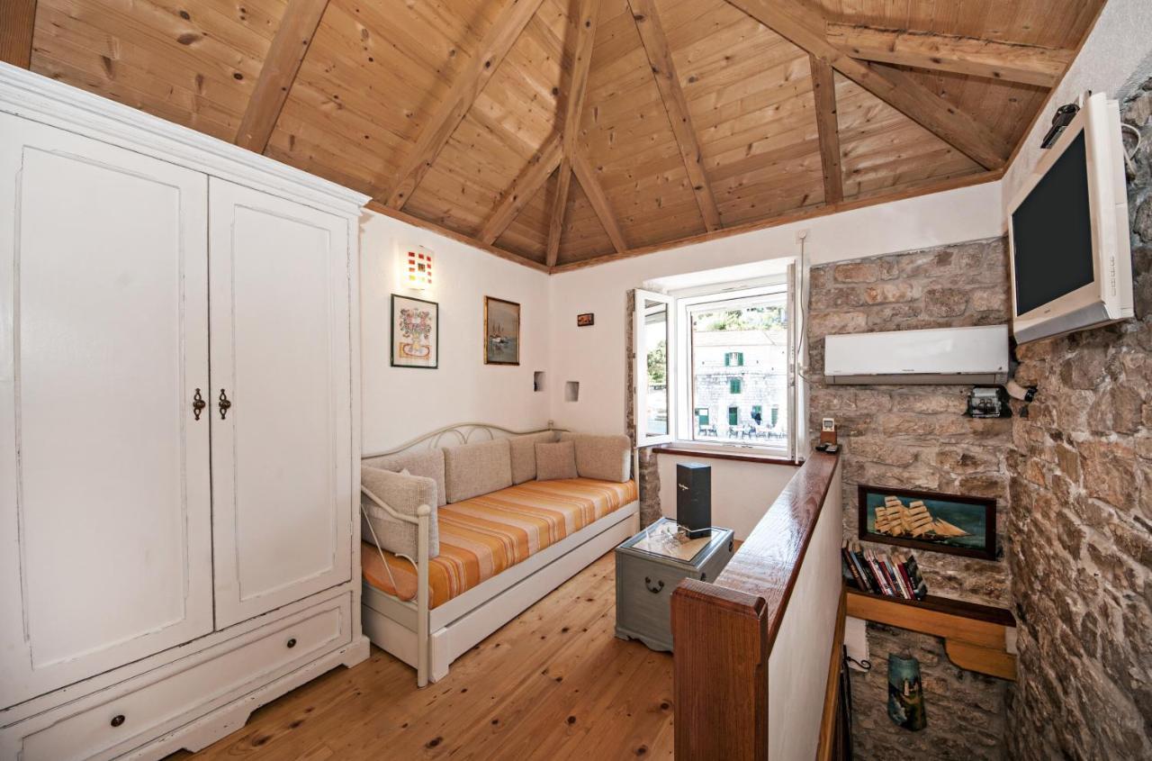 Seaside Holiday House Maslinica, Solta - 13965 Grohote ภายนอก รูปภาพ